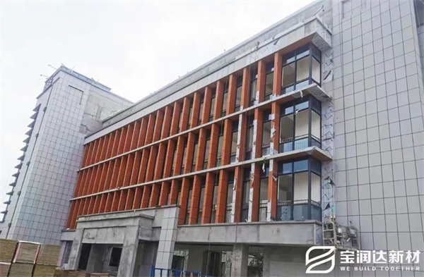 88000平保溫裝飾一體板應(yīng)用安徽金寨中學(xué) 88000平保溫裝飾一體板應(yīng)用安徽金寨中學(xué)
